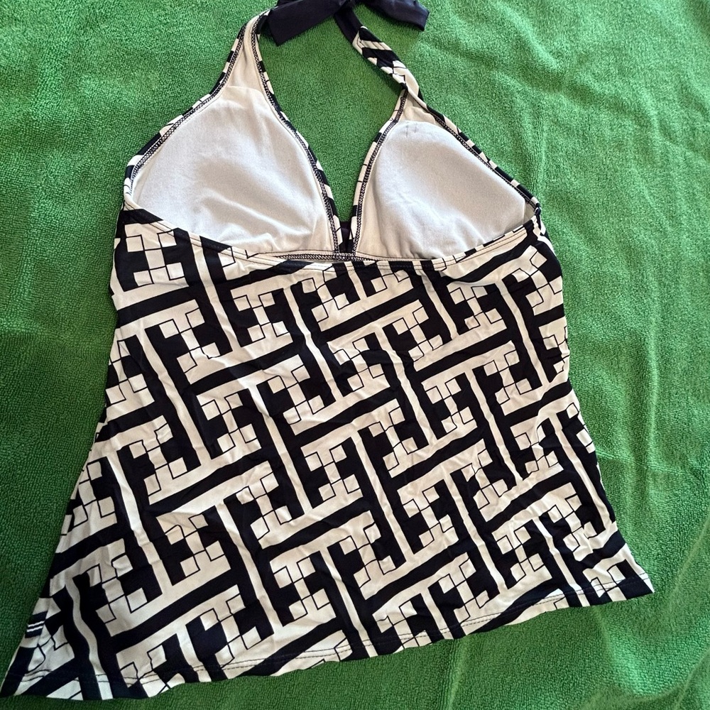 Black and White geometric haltered tankini top - Picture 3 of 4